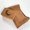 Tapis de yoga de voyage - Lune Celeste par Amsome plie - brique assortie