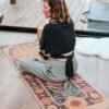 Tapis de yoga Salutation au soleil par Amsome en liège antidérapant